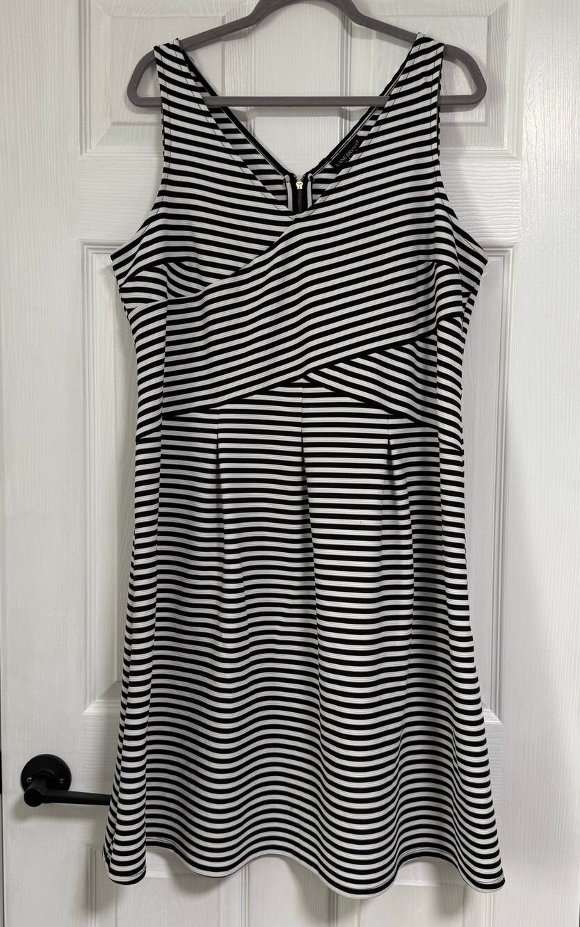 Lane Bryant Women's Striped V-Neck Sleeveless Pleated Dress Size 16